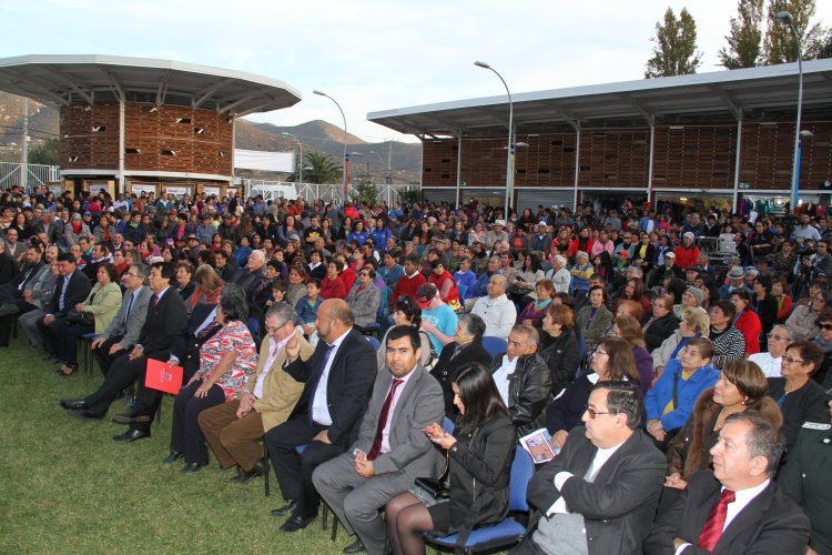 NUEVA PLAZA DE ABASTOS DE ILLAPEL ABRE SUS PUERTAS PARA FERIANTES Y EMPRENDEDORES NUEVA PLAZA DE ABASTOS DE ILLAPEL ABRE SUS PUERTAS PARA FERIANTES Y EMPRENDEDORES