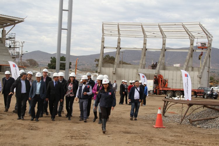 CONSTRUCCIÓN DEL ESTADIO DE OVALLE SUPERA EL 50% DE AVANCE CONSTRUCCIÓN DEL ESTADIO DE OVALLE SUPERA EL 50% DE AVANCE