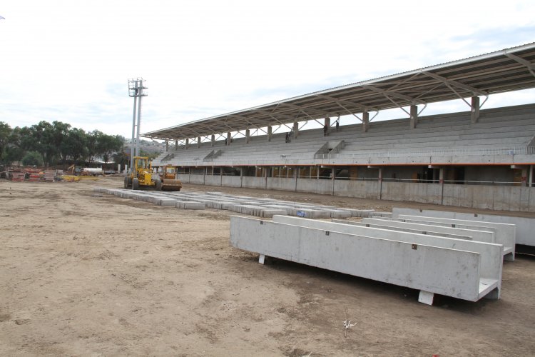 CONSTRUCCIÓN DEL ESTADIO DE OVALLE SUPERA EL 50% DE AVANCE CONSTRUCCIÓN DEL ESTADIO DE OVALLE SUPERA EL 50% DE AVANCE
