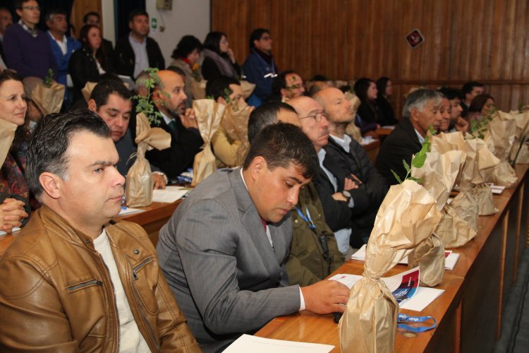 EXPERTOS DESTACAN TRABAJO DE GOBIERNO Y RECOMIENDAN FORTALECER LA INVESTIGACIÓN Y ADMINISTRACIÓN DEL AGUA EXPERTOS DESTACAN TRABAJO DE GOBIERNO Y RECOMIENDAN FORTALECER LA INVESTIGACIÓN Y ADMINISTRACIÓN DEL AGUA