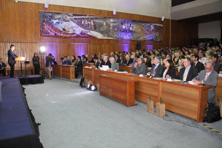 EXPERTOS DESTACAN TRABAJO DE GOBIERNO Y RECOMIENDAN FORTALECER LA INVESTIGACIÓN Y ADMINISTRACIÓN DEL AGUA EXPERTOS DESTACAN TRABAJO DE GOBIERNO Y RECOMIENDAN FORTALECER LA INVESTIGACIÓN Y ADMINISTRACIÓN DEL AGUA