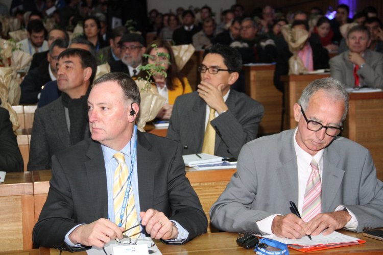 EXPERTOS DESTACAN TRABAJO DE GOBIERNO Y RECOMIENDAN FORTALECER LA INVESTIGACIÓN Y ADMINISTRACIÓN DEL AGUA EXPERTOS DESTACAN TRABAJO DE GOBIERNO Y RECOMIENDAN FORTALECER LA INVESTIGACIÓN Y ADMINISTRACIÓN DEL AGUA