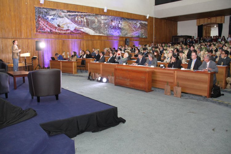 EXPERTOS DESTACAN TRABAJO DE GOBIERNO Y RECOMIENDAN FORTALECER LA INVESTIGACIÓN Y ADMINISTRACIÓN DEL AGUA EXPERTOS DESTACAN TRABAJO DE GOBIERNO Y RECOMIENDAN FORTALECER LA INVESTIGACIÓN Y ADMINISTRACIÓN DEL AGUA