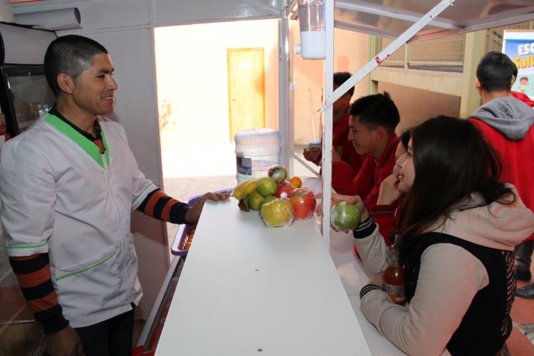 GOBIERNO PROMUEVE ALIMENTACIÓN SALUDABLE CON NUEVA LEY QUE REGULA ETIQUETADO DE ALIMENTOS GOBIERNO PROMUEVE ALIMENTACIÓN SALUDABLE CON NUEVA LEY QUE REGULA ETIQUETADO DE ALIMENTOS