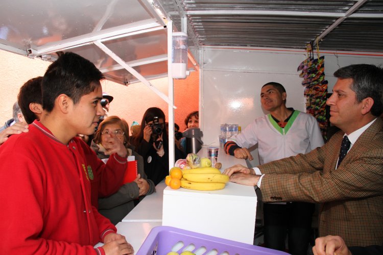 GOBIERNO PROMUEVE ALIMENTACIÓN SALUDABLE CON NUEVA LEY QUE REGULA ETIQUETADO DE ALIMENTOS GOBIERNO PROMUEVE ALIMENTACIÓN SALUDABLE CON NUEVA LEY QUE REGULA ETIQUETADO DE ALIMENTOS