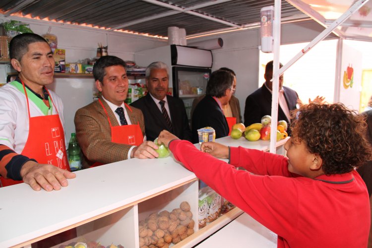 GOBIERNO PROMUEVE ALIMENTACIÓN SALUDABLE CON NUEVA LEY QUE REGULA ETIQUETADO DE ALIMENTOS GOBIERNO PROMUEVE ALIMENTACIÓN SALUDABLE CON NUEVA LEY QUE REGULA ETIQUETADO DE ALIMENTOS