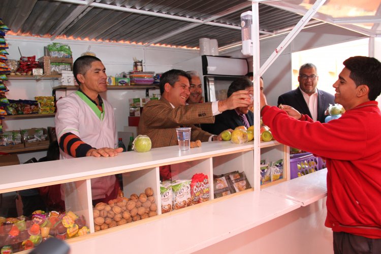 GOBIERNO PROMUEVE ALIMENTACIÓN SALUDABLE CON NUEVA LEY QUE REGULA ETIQUETADO DE ALIMENTOS GOBIERNO PROMUEVE ALIMENTACIÓN SALUDABLE CON NUEVA LEY QUE REGULA ETIQUETADO DE ALIMENTOS