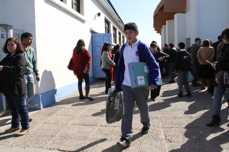880 ESTUDIANTES DE COQUIMBO SE INTEGRAN AL MUNDO DIGITAL CON COMPUTADORES DE ÚLTIMA GENERACIÓN 880 ESTUDIANTES DE COQUIMBO SE INTEGRAN AL MUNDO DIGITAL CON COMPUTADORES DE ÚLTIMA GENERACIÓN