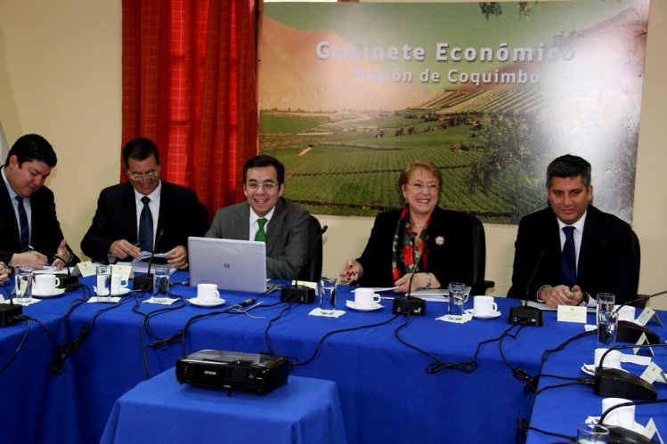 PRESIDENTA BACHELET DESTACÓ GENERACIÓN DE EMPLEO E INVERSIONES EJECUTADAS EN LA REGIÓN DE COQUIMBO PRESIDENTA BACHELET DESTACÓ GENERACIÓN DE EMPLEO E INVERSIONES EJECUTADAS EN LA REGIÓN DE COQUIMBO