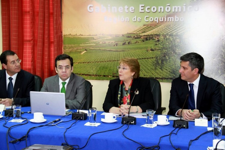 PRESIDENTA BACHELET DESTACÓ GENERACIÓN DE EMPLEO E INVERSIONES EJECUTADAS EN LA REGIÓN DE COQUIMBO PRESIDENTA BACHELET DESTACÓ GENERACIÓN DE EMPLEO E INVERSIONES EJECUTADAS EN LA REGIÓN DE COQUIMBO