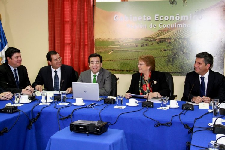 PRESIDENTA BACHELET DESTACÓ GENERACIÓN DE EMPLEO E INVERSIONES EJECUTADAS EN LA REGIÓN DE COQUIMBO PRESIDENTA BACHELET DESTACÓ GENERACIÓN DE EMPLEO E INVERSIONES EJECUTADAS EN LA REGIÓN DE COQUIMBO