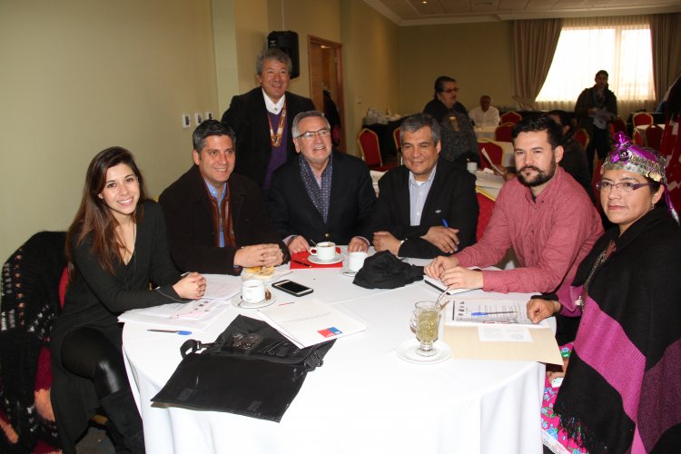 DIRIGENTES INDÍGENAS Y AUTORIDADES LOCALES LLAMARON A PUEBLOS ORIGINARIOS A PARTICIPAR EN CABILDO REGIONAL DIRIGENTES INDÍGENAS Y AUTORIDADES LOCALES LLAMARON A PUEBLOS ORIGINARIOS A PARTICIPAR EN CABILDO REGIONAL
