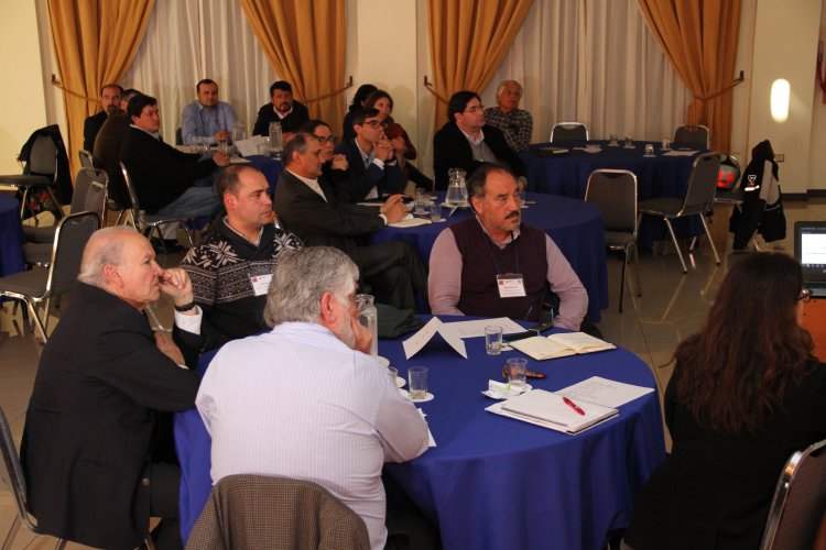SECTOR SOCIAL, MINERAS E INSTITUCIONES PLANTEAN DESAFÍOS A TRABAJAR EN VALOR MINERO REGIÓN DE COQUIMBO SECTOR SOCIAL, MINERAS E INSTITUCIONES PLANTEAN DESAFÍOS A TRABAJAR EN VALOR MINERO REGIÓN DE COQUIMBO