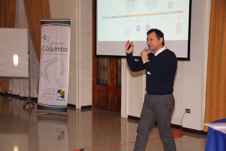 SECTOR SOCIAL, MINERAS E INSTITUCIONES PLANTEAN DESAFÍOS A TRABAJAR EN VALOR MINERO REGIÓN DE COQUIMBO SECTOR SOCIAL, MINERAS E INSTITUCIONES PLANTEAN DESAFÍOS A TRABAJAR EN VALOR MINERO REGIÓN DE COQUIMBO
