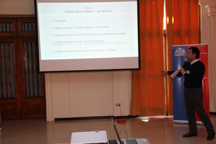 SECTOR SOCIAL, MINERAS E INSTITUCIONES PLANTEAN DESAFÍOS A TRABAJAR EN VALOR MINERO REGIÓN DE COQUIMBO SECTOR SOCIAL, MINERAS E INSTITUCIONES PLANTEAN DESAFÍOS A TRABAJAR EN VALOR MINERO REGIÓN DE COQUIMBO
