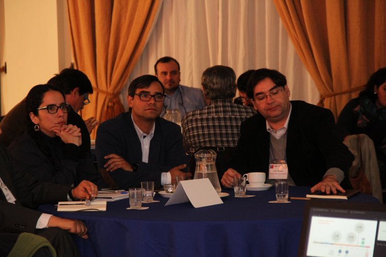 SECTOR SOCIAL, MINERAS E INSTITUCIONES PLANTEAN DESAFÍOS A TRABAJAR EN VALOR MINERO REGIÓN DE COQUIMBO SECTOR SOCIAL, MINERAS E INSTITUCIONES PLANTEAN DESAFÍOS A TRABAJAR EN VALOR MINERO REGIÓN DE COQUIMBO