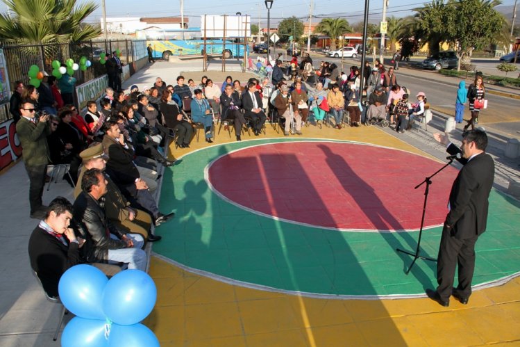 VECINOS DE POBLACIÓN JUAN XXIII RECUPERAN ESPACIO PÚBLICO MEDIANTE PROGRAMA “QUIERO MI BARRIO” VECINOS DE POBLACIÓN JUAN XXIII RECUPERAN ESPACIO PÚBLICO MEDIANTE PROGRAMA “QUIERO MI BARRIO”