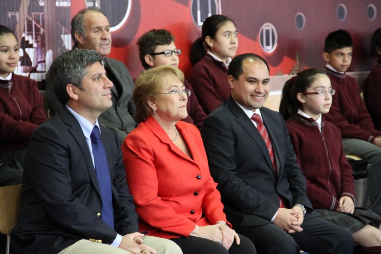 PRESIDENTA BACHELET INAUGURA ESCUELA AMÉRICA COMO UN HITO EN LA EDUCACIÓN PÚBLICA DE LA REGIÓN DE COQUIMBO PRESIDENTA BACHELET INAUGURA ESCUELA AMÉRICA COMO UN HITO EN LA EDUCACIÓN PÚBLICA DE LA REGIÓN DE COQUIMBO