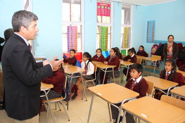 PRESIDENTA BACHELET INAUGURA ESCUELA AMÉRICA COMO UN HITO EN LA EDUCACIÓN PÚBLICA DE LA REGIÓN DE COQUIMBO PRESIDENTA BACHELET INAUGURA ESCUELA AMÉRICA COMO UN HITO EN LA EDUCACIÓN PÚBLICA DE LA REGIÓN DE COQUIMBO