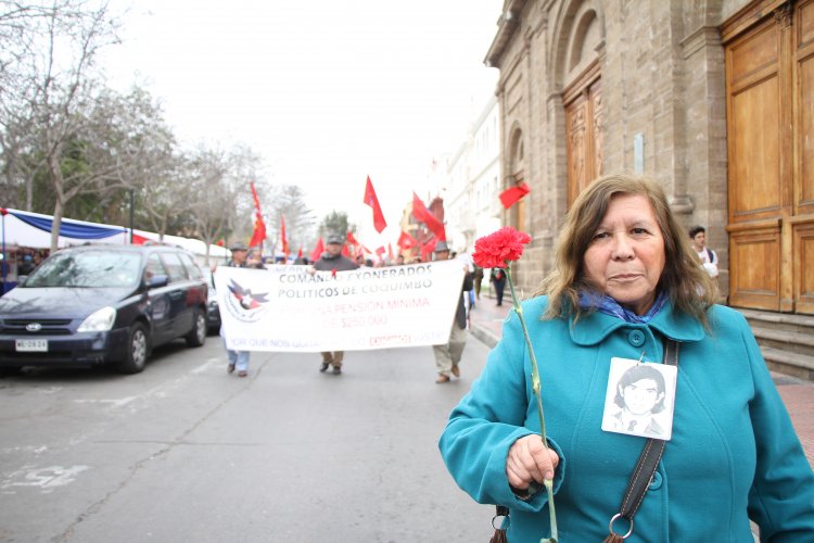 FAMILIARES DE DETENIDOS DESAPARECIDOS EXIGEN INFORMACIÓN A 43 AÑOS DEL GOLPE DE ESTADO FAMILIARES DE DETENIDOS DESAPARECIDOS EXIGEN INFORMACIÓN A 43 AÑOS DEL GOLPE DE ESTADO