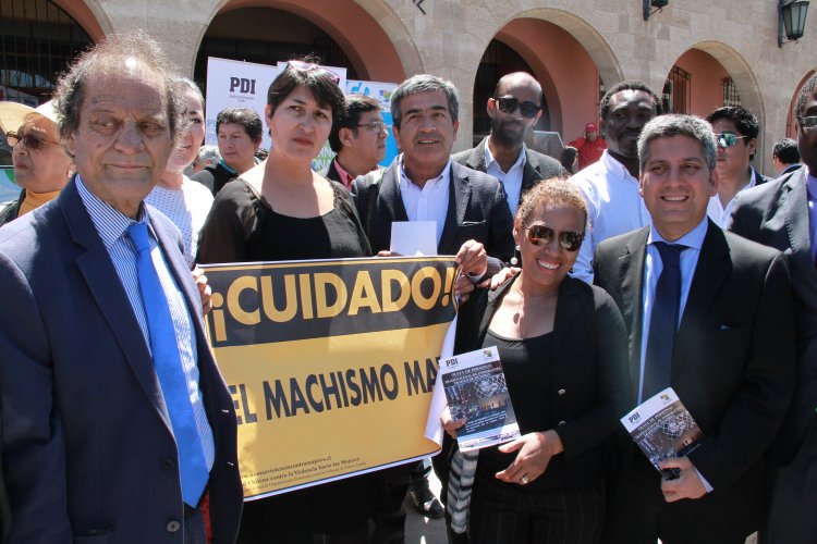 GOBIERNO REGIONAL Y PDI LANZAN CAMPAÑA PARA PREVENIR TRÁFICO ILEGAL DE MIGRANTES EN LA REGIÓN GOBIERNO REGIONAL Y PDI LANZAN CAMPAÑA PARA PREVENIR TRÁFICO ILEGAL DE MIGRANTES EN LA REGIÓN