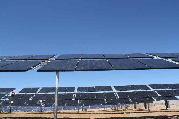 GOBIERNO APRUEBA NUEVO PARQUE DE ENERGÍA SOLAR QUE INVERTIRÁ 200 MILLONES DE DÓLARES EN LA HIGUERA GOBIERNO APRUEBA NUEVO PARQUE DE ENERGÍA SOLAR QUE INVERTIRÁ 200 MILLONES DE DÓLARES EN LA HIGUERA