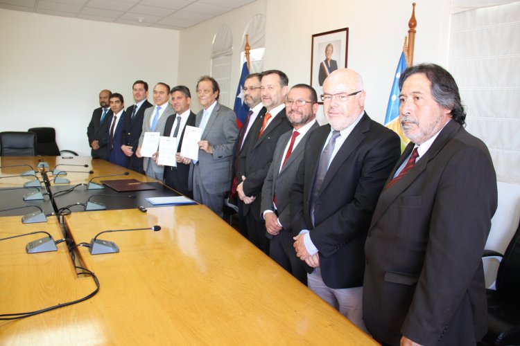 CONSTITUYEN MESA REGIONAL DE UNIVERSIDADES - GOBIERNO REGIONAL DE COQUIMBO CONSTITUYEN MESA REGIONAL DE UNIVERSIDADES - GOBIERNO REGIONAL DE COQUIMBO