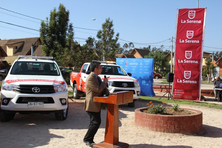 GOBIERNO ENTREGÓ CINCO CAMIONETAS DE VIGILANCIA A MUNICIPALIDAD DE LA SERENA PARA “PATRULLAJES PREVENTIVOS” GOBIERNO ENTREGÓ CINCO CAMIONETAS DE VIGILANCIA A MUNICIPALIDAD DE LA SERENA PARA “PATRULLAJES PREVENTIVOS”