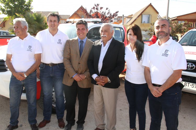 GOBIERNO ENTREGÓ CINCO CAMIONETAS DE VIGILANCIA A MUNICIPALIDAD DE LA SERENA PARA “PATRULLAJES PREVENTIVOS” GOBIERNO ENTREGÓ CINCO CAMIONETAS DE VIGILANCIA A MUNICIPALIDAD DE LA SERENA PARA “PATRULLAJES PREVENTIVOS”