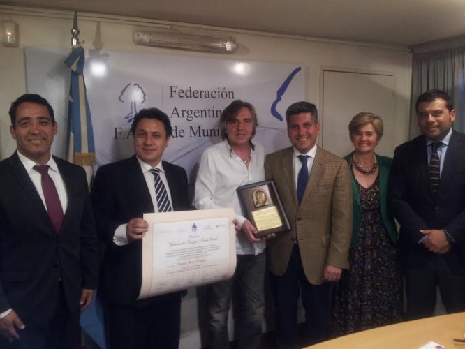 LA FAM DISTINGUIÓ AL INTENDENTE CHILENO CLAUDIO IBAÑEZ GONZÁLEZ LA FAM DISTINGUIÓ AL INTENDENTE CHILENO CLAUDIO IBAÑEZ GONZÁLEZ
