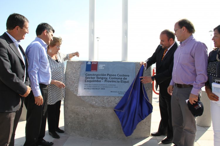 PRESIDENTA BACHELET ENTREGÓ NUEVO PASEO COSTERO Y PUENTE SOBRE EL ESTERO DE TONGOY