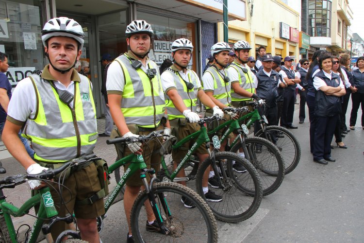 AUTORIDADES Y POLICÍAS LLAMAN AL AUTOCUIDADO PARA PREVENIR DELITOS DURANTE ESTAS FIESTAS DE FIN DE AÑO AUTORIDADES Y POLICÍAS LLAMAN AL AUTOCUIDADO PARA PREVENIR DELITOS DURANTE ESTAS FIESTAS DE FIN DE AÑO