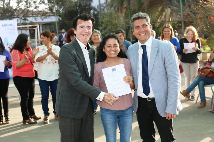 Familias De La Serena Reciben Subsidios Para Ahorro Energetico Y Mejoramiento De Viviendas Gore Coquimbo