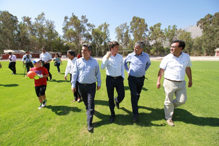 VECINOS DE VICUÑA CONTARÁN CON NUEVO ESTADIO EL 2018 VECINOS DE VICUÑA CONTARÁN CON NUEVO ESTADIO EL 2018