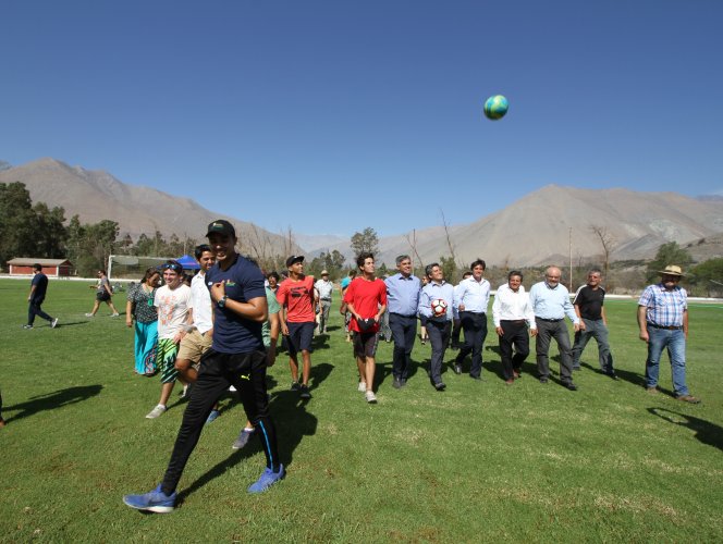 VECINOS DE VICUÑA CONTARÁN CON NUEVO ESTADIO EL 2018 VECINOS DE VICUÑA CONTARÁN CON NUEVO ESTADIO EL 2018