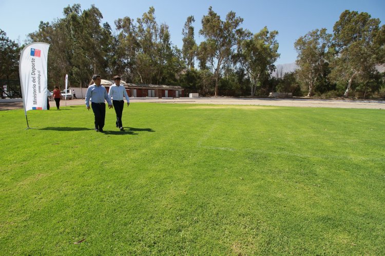 VECINOS DE VICUÑA CONTARÁN CON NUEVO ESTADIO EL 2018 VECINOS DE VICUÑA CONTARÁN CON NUEVO ESTADIO EL 2018