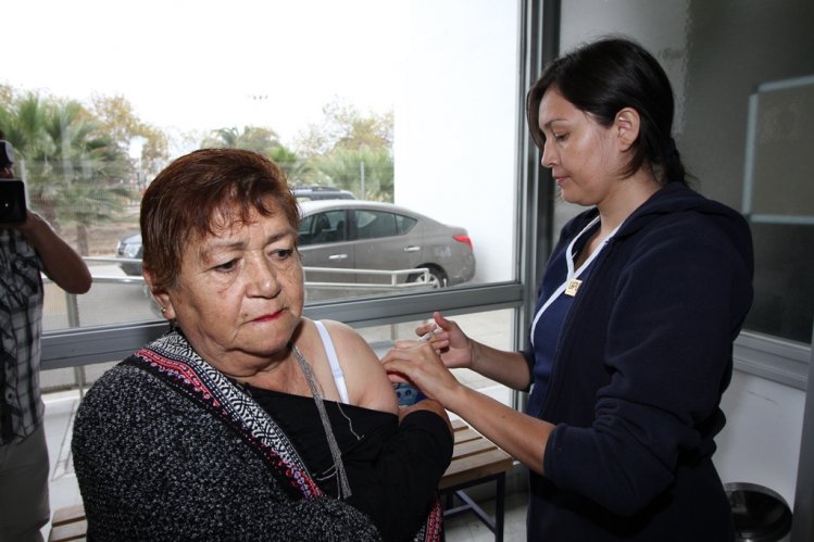 MÁS DE 200 MIL PERSONAS EN TODA LA REGIÓN SE VACUNARÁN CONTRA LA INFLUENZA MÁS DE 200 MIL PERSONAS EN TODA LA REGIÓN SE VACUNARÁN CONTRA LA INFLUENZA