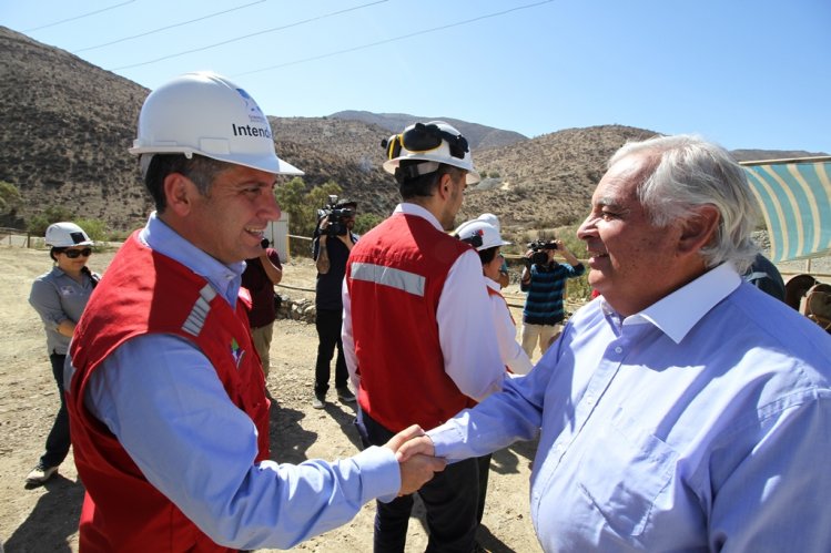 GOBIERNO INVITA A POSTULAR EN PROYECTOS PARA LA PEQUEÑA Y MEDIANA MINERÍA GOBIERNO INVITA A POSTULAR EN PROYECTOS PARA LA PEQUEÑA Y MEDIANA MINERÍA