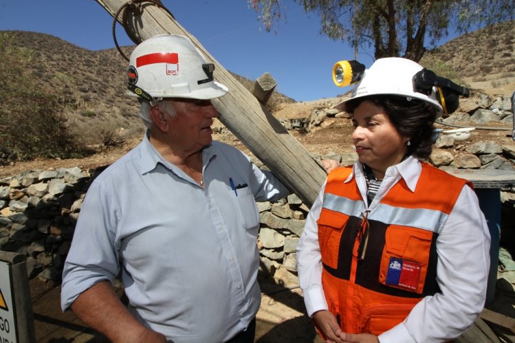 GOBIERNO INVITA A POSTULAR EN PROYECTOS PARA LA PEQUEÑA Y MEDIANA MINERÍA GOBIERNO INVITA A POSTULAR EN PROYECTOS PARA LA PEQUEÑA Y MEDIANA MINERÍA