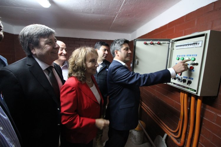 FAMILIAS DE OVALLE RECUPERAN SU CALIDAD DE VIDA CON NUEVO ALCANTARILLADO FAMILIAS DE OVALLE RECUPERAN SU CALIDAD DE VIDA CON NUEVO ALCANTARILLADO