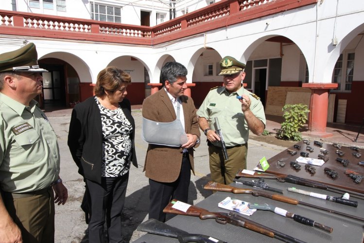 GOBIERNO Y CARABINEROS REALIZAN LLAMADO PARA SEGUIR LA ENTREGA CONFIDENCIAL DE ARMAS