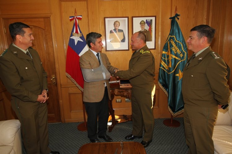 INTENDENTE IBÁÑEZ RECONOCE LABOR DE CARABINEROS EN SU 90° ANIVERSARIO INSTITUCIONAL