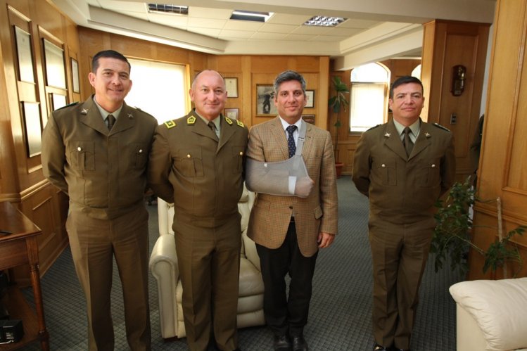 INTENDENTE IBÁÑEZ RECONOCE LABOR DE CARABINEROS EN SU 90° ANIVERSARIO INSTITUCIONAL