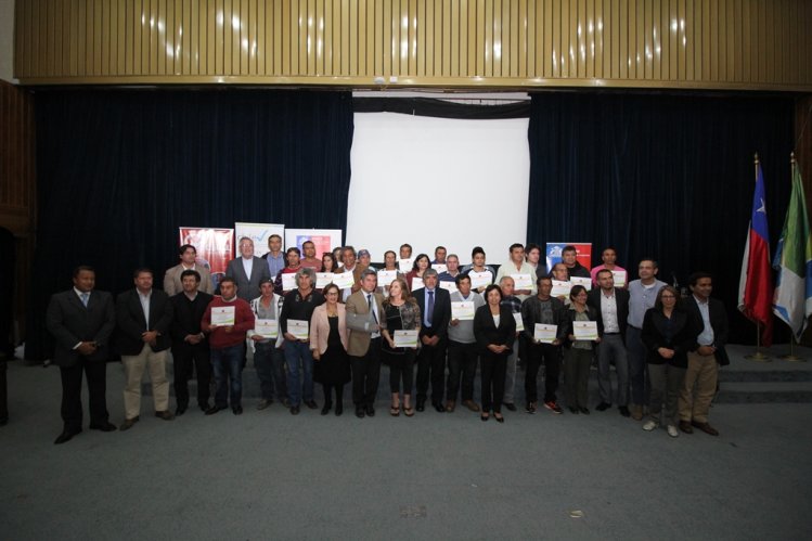 MINISTRA WILLIAMS ENTREGA CERTIFICADOS DE COMPETENCIAS LABORALES A 169 PEQUEÑOS MINEROS DE LA REGIÓN DE COQUIMBO