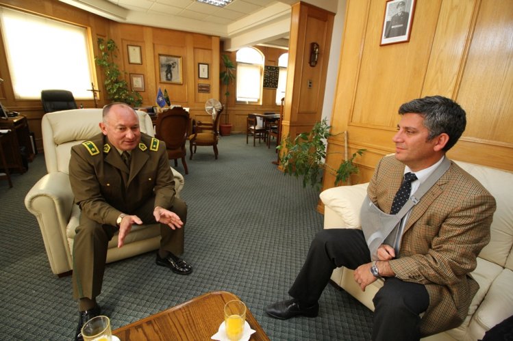 INTENDENTE IBÁÑEZ RECONOCE LABOR DE CARABINEROS EN SU 90° ANIVERSARIO INSTITUCIONAL