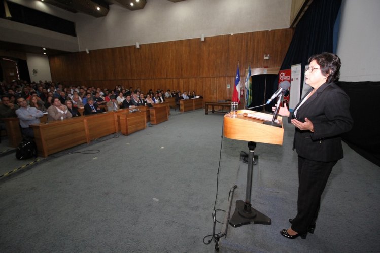 MINISTRA WILLIAMS ENTREGA CERTIFICADOS DE COMPETENCIAS LABORALES A 169 PEQUEÑOS MINEROS DE LA REGIÓN DE COQUIMBO