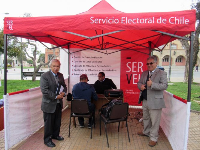 SERVICIO ELECTORAL ACERCA LOS TRÁMITES A LA COMUNIDAD