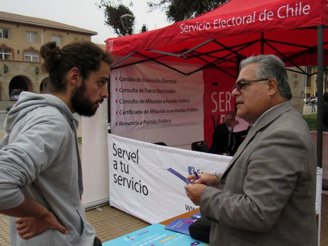 SERVICIO ELECTORAL ACERCA LOS TRÁMITES A LA COMUNIDAD