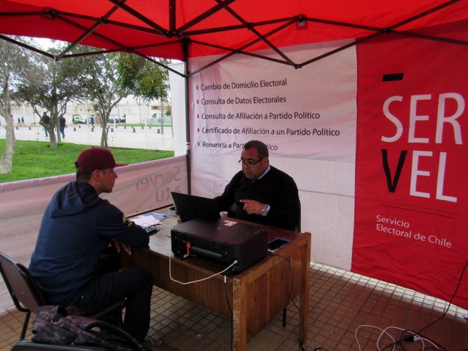 SERVICIO ELECTORAL ACERCA LOS TRÁMITES A LA COMUNIDAD