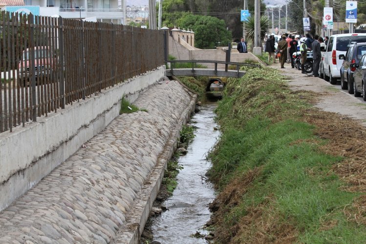 GOBIERNO TRABAJA EN PUNTOS CRÍTICOS E INTENSIFICA LABORES DE LIMPIEZA DE SUMIDEROS PARA AGUAS LLUVIA